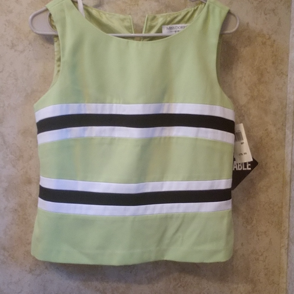 🛍️NWT🛍️ New sleeveless top
